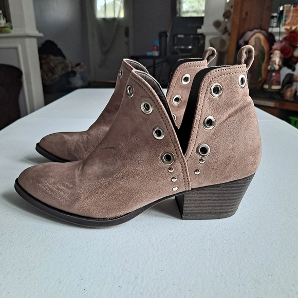 CL by Laundry Shoes - CL by Laundry Grommet Taupe Booties